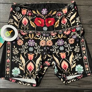 NWT Yoga Democracy Rustica Patterned Women's Yoga Shorts
